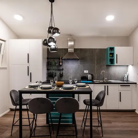 Dvije Masline - Renovated 2022 Apartment Pakostane